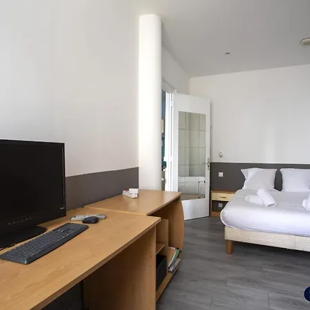 10 Minutes Walk From Monaco Apartament *