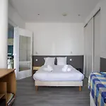 10 Minutes Walk From Monaco ボーソレイユ