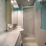 10 Minutes Walk From Monaco アパート *