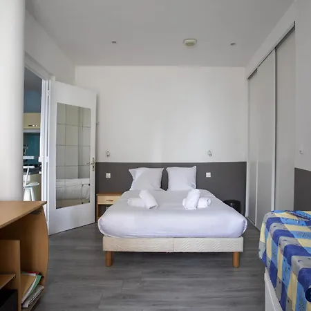 10 Minutes Walk From Monaco Apartment