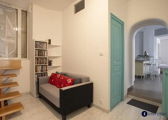 Apartment 10 Minutes Walk From Monaco *